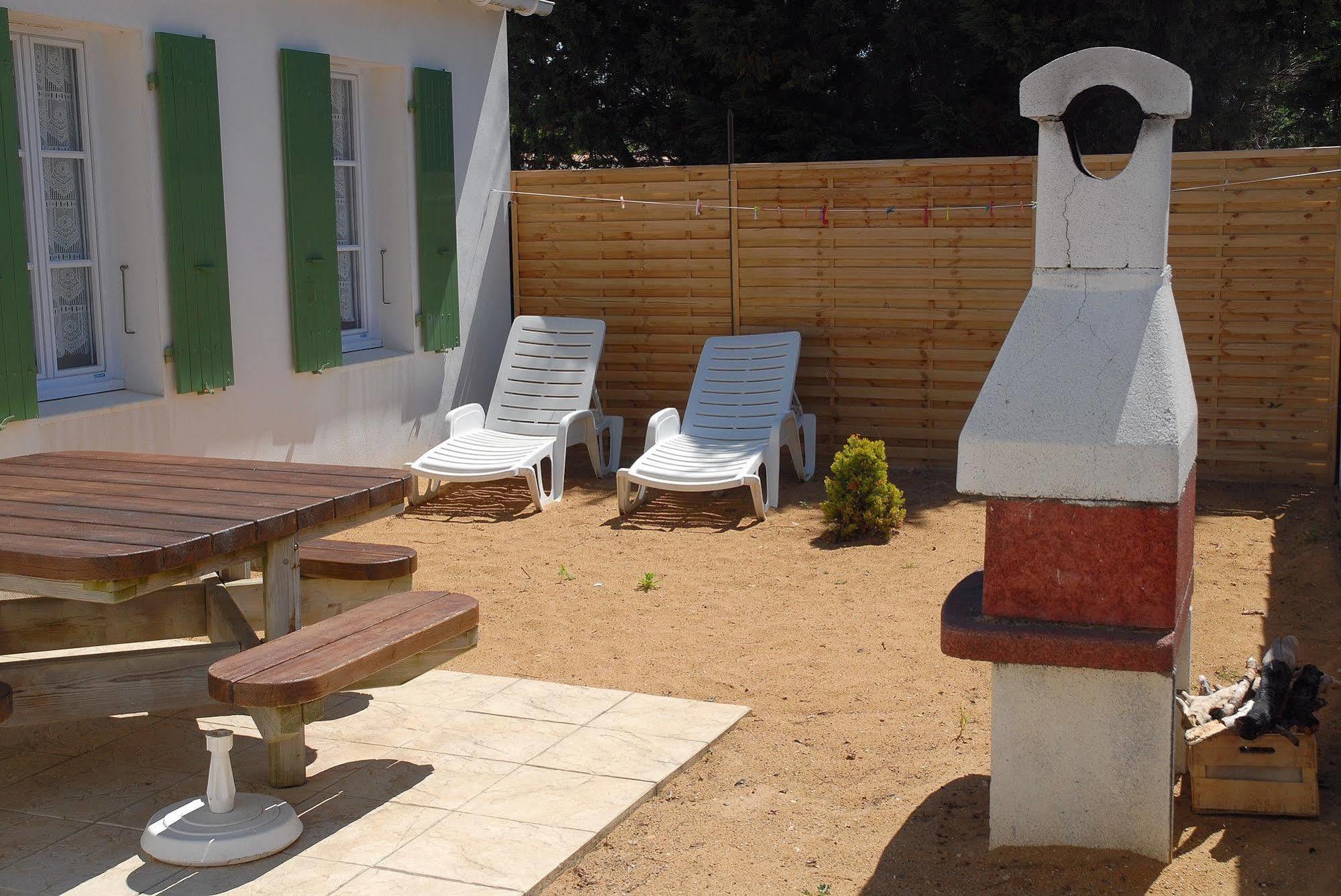 Hotel Jerodel Le Bois-Plage-en-Re Exterior photo