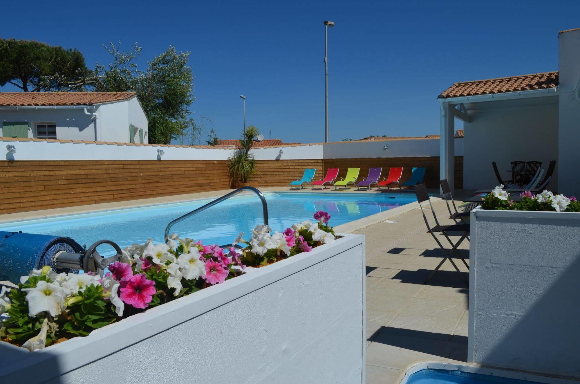 Hotel Jerodel Le Bois-Plage-en-Re Exterior photo